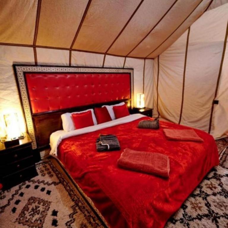 Best Desert Luxury Camp Мерцуга Екстериор снимка